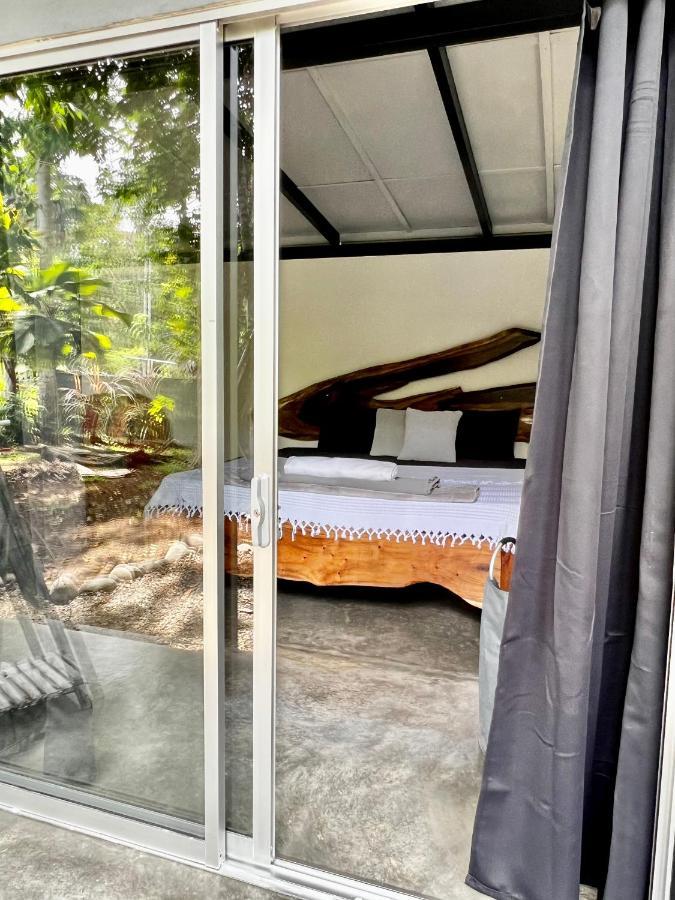 Villa Whispering Wisdom Cahuita Esterno foto