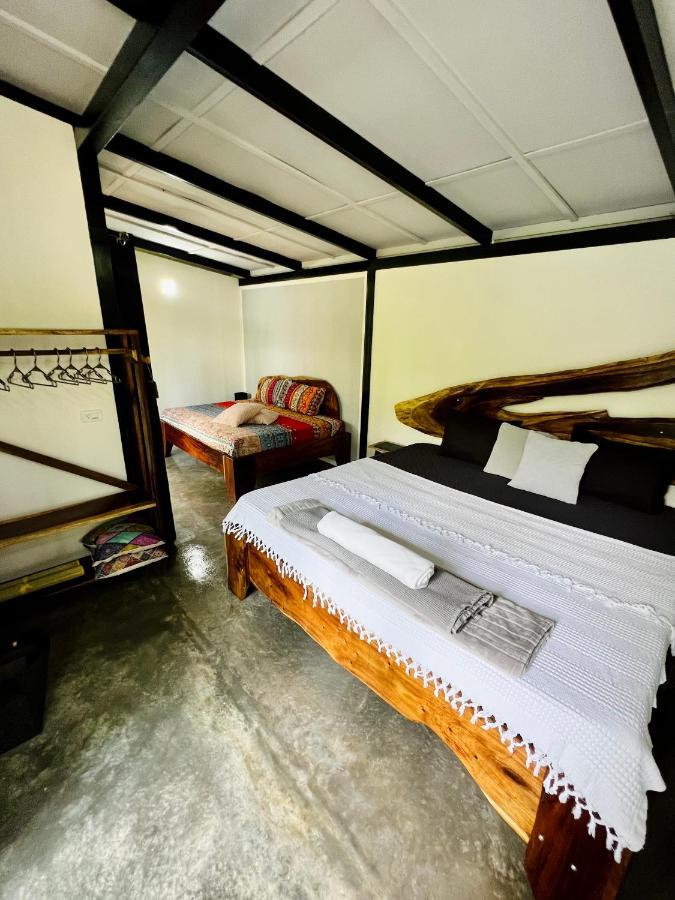 Villa Whispering Wisdom Cahuita Esterno foto